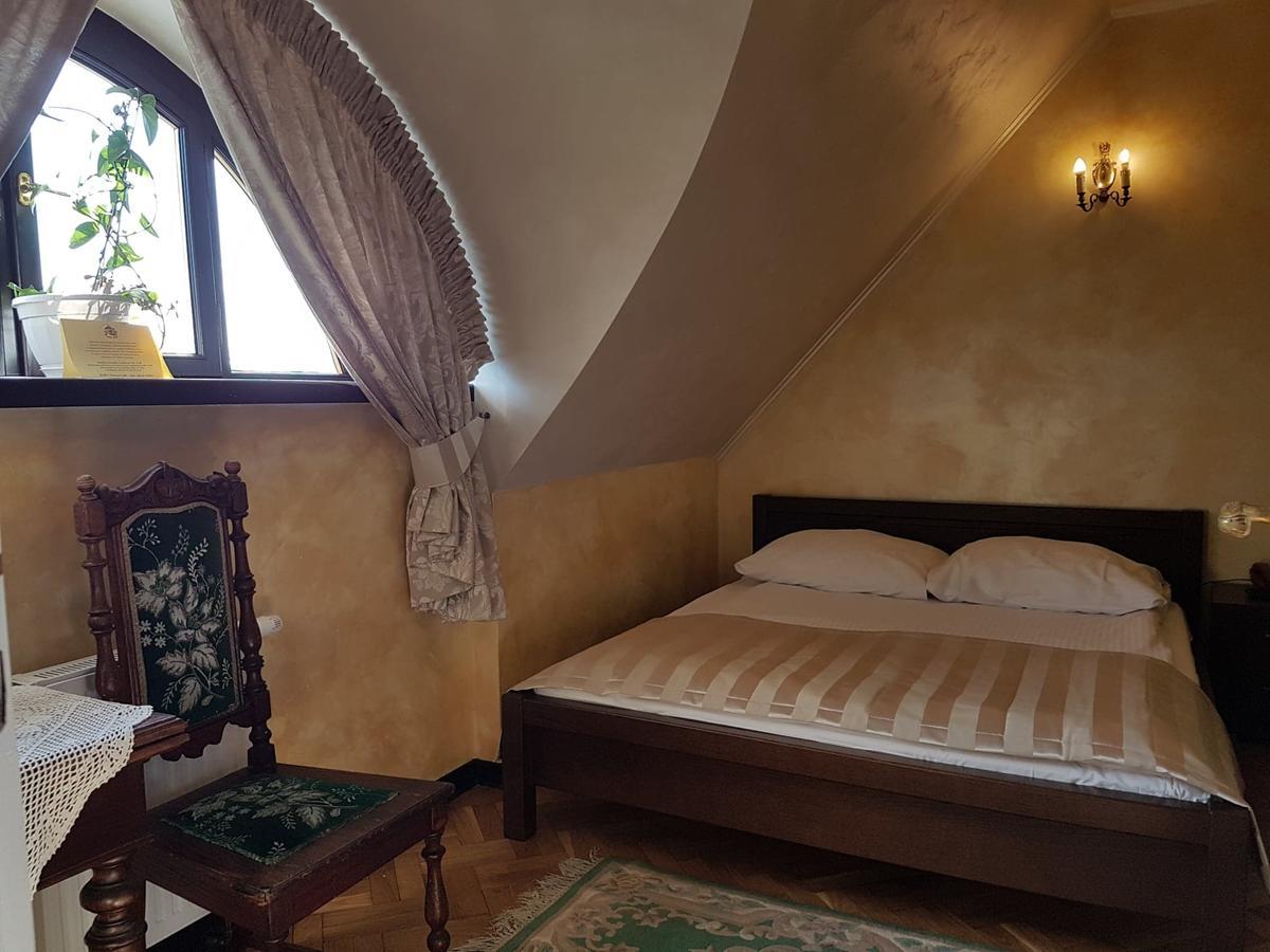 Dwor Anna Bed & Breakfast Ciecierzyn Exterior photo